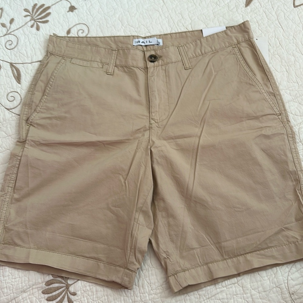 NWT SHORT - 33- Slim fit